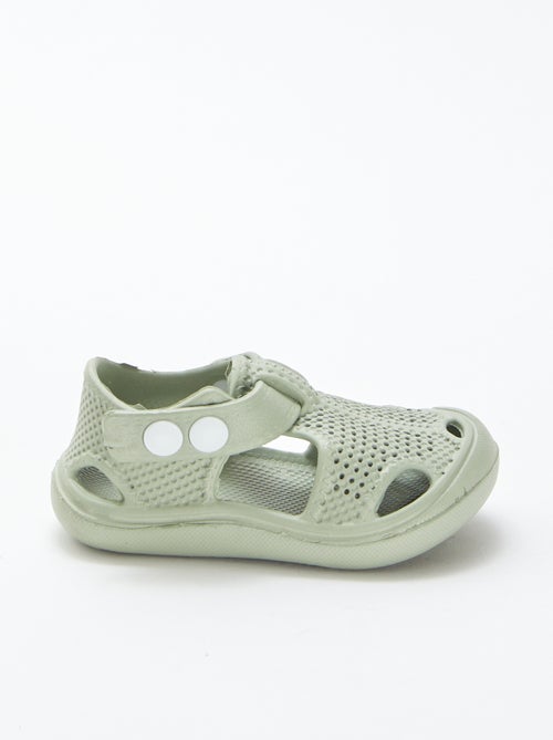 Sandálias fechadas em plástico moldado - Kiabi