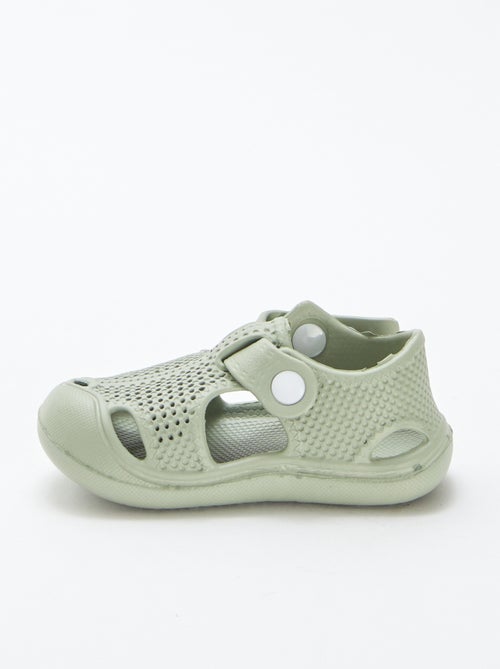 Sandálias fechadas em plástico moldado - Kiabi