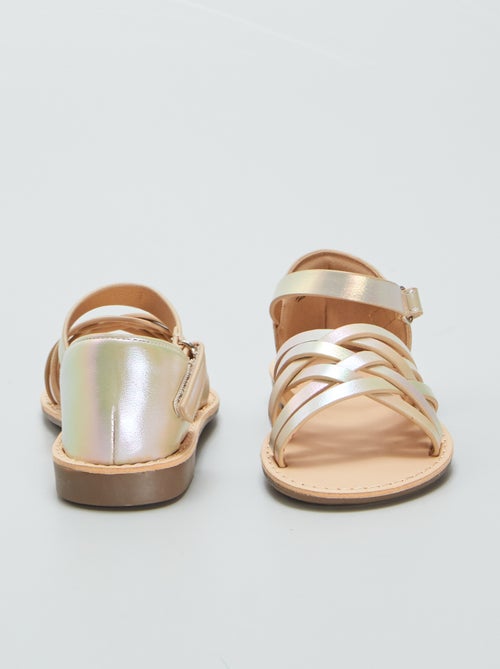 Sandálias iridescentes - Kiabi