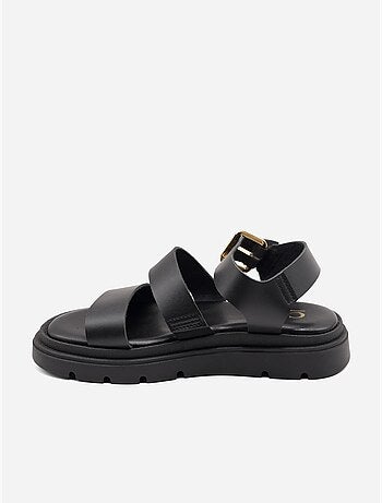 Sandálias rasas alça cruzada