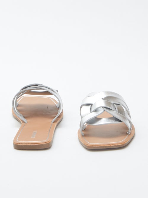 Sandálias rasas com várias tiras - Kiabi