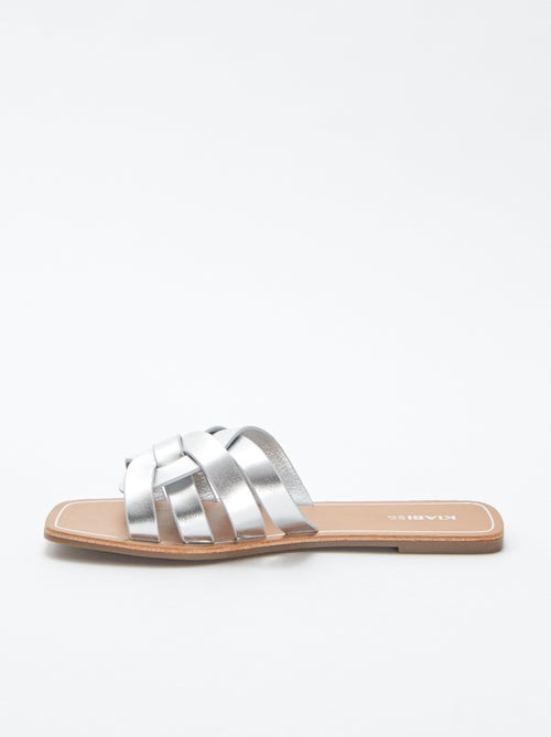 Sandálias rasas com várias tiras - Kiabi