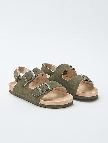 Sandálias rasas em camurça ajustáveis