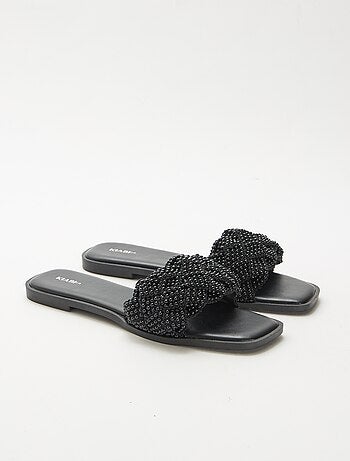 Sandálias trançadas com pérolas