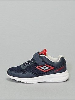 Sandálias 'Umbro' com velcro - Kiabi