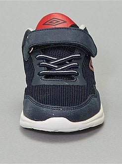 Sandálias 'Umbro' com velcro - Kiabi