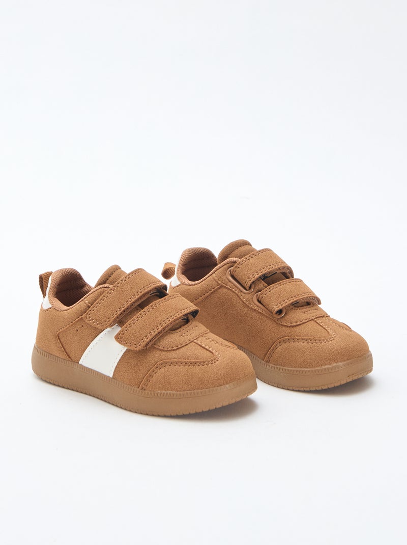 Sapatilhas baixas com abertura de 2 velcros Castanho - Kiabi
