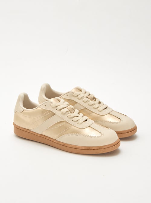 Sapatilhas baixas com aplicações contrastantes - Kiabi