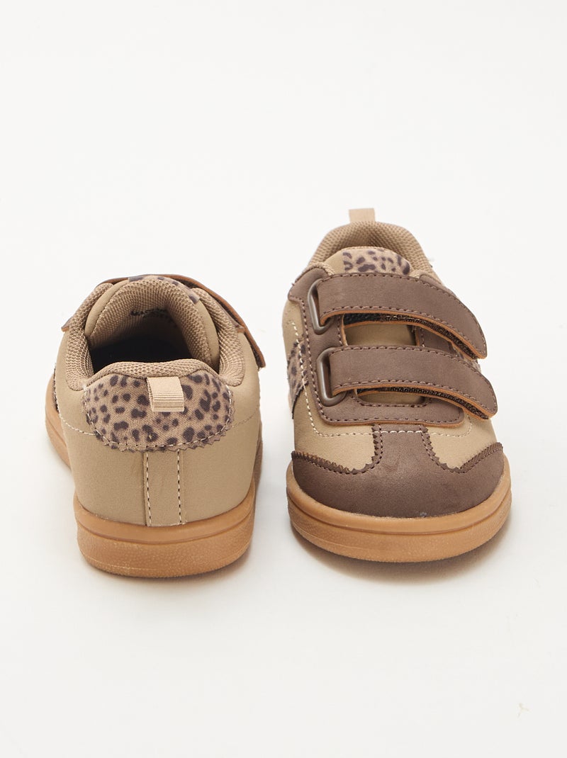 Sapatilhas baixas com velcro Castanho - Kiabi