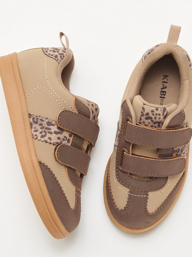 Sapatilhas baixas com velcro Castanho - Kiabi