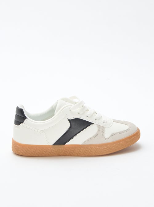 Sapatilhas baixas de camurça com detalhe contrastante - Kiabi