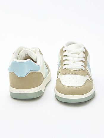 Sapatilhas baixas reforçadas tricolor