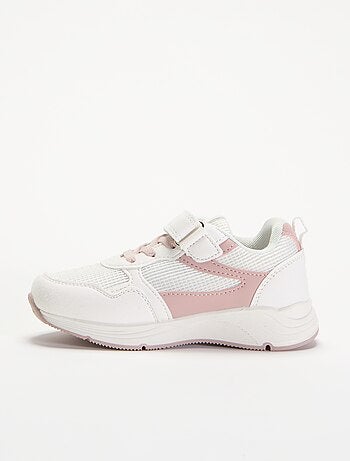 Sapatilhas bimatéria com fecho de velcro