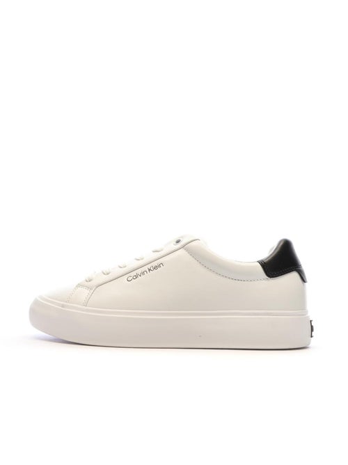 Sapatilhas Brancas Calvin Klein Jeans Vulcanized para Mulher - Kiabi Sapatilhas Brancas Calvin Klein Jeans Vulcanized para Mulher - Kiabi