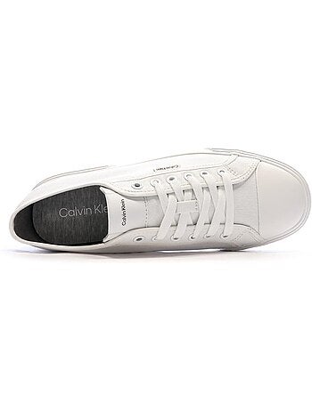 Sapatilhas brancas de atacadores calvin klein jeans para homem