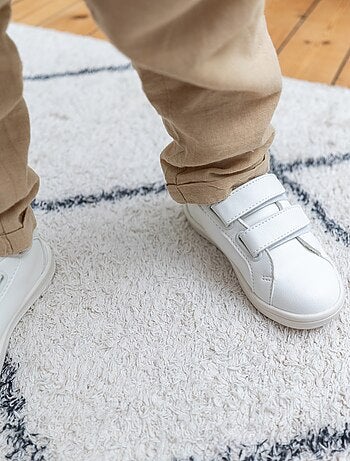 Sapatilhas brancas rasas