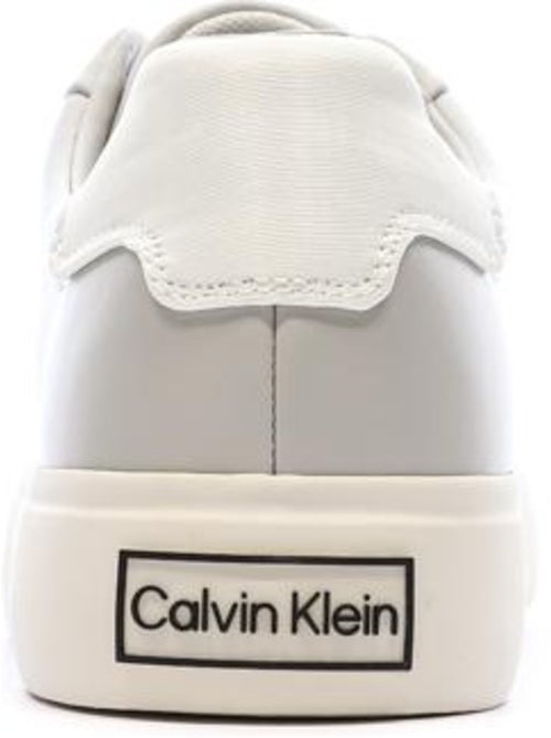 Sapatilhas Cinzentas de Renda Calvin Klein Jeans para Mulher - Kiabi Sapatilhas Cinzentas de Renda Calvin Klein Jeans para Mulher - Kiabi