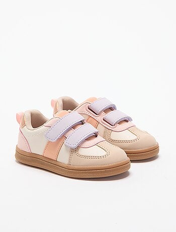 Sapatilhas coloridas com velcro