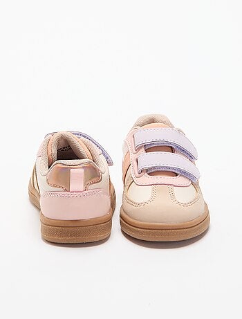 Sapatilhas coloridas com velcro