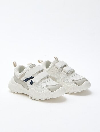 Sapatilhas com sola grossa