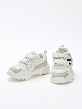 Sapatilhas com sola grossa