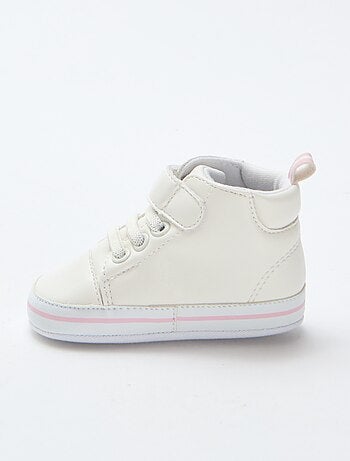 Sapatilhas de cano alto em imitação 'Stitch'