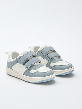 Sapatilhas em imitação de pele com 2 fechos de velcro