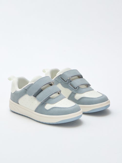 Sapatilhas em material sintético com 2 velcros - Kiabi