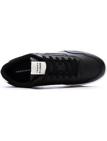 Sapatilhas pretas de homem tommy hilfiger core