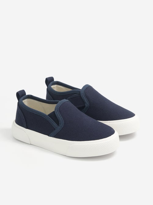 Sapatilhas slip-on com fechos de velcro com padrão - Kiabi Sapatilhas slip-on com fechos de velcro com padrão - Kiabi