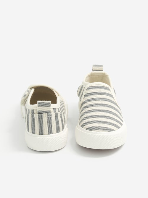 Sapatilhas slip-on com fechos de velcro com padrão - Kiabi Sapatilhas slip-on com fechos de velcro com padrão - Kiabi