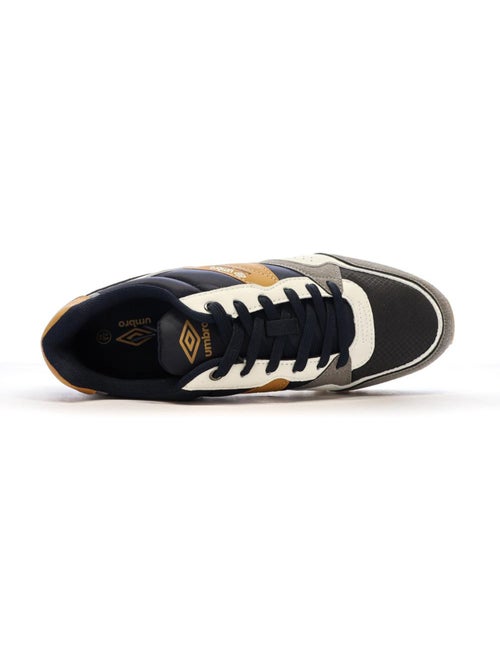 Sapatilhas Umbro para Homem Branco/Azul-Marinho/Camel 973590 - Kiabi Sapatilhas Umbro para Homem Branco/Azul-Marinho/Camel 973590 - Kiabi