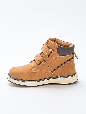 Sapato com velcro 'Marfab' detalhado e contrastante