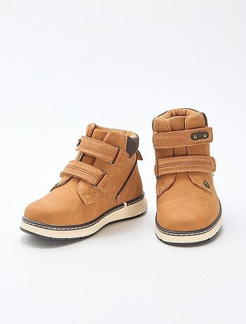 Sapato com velcro 'Marfab' detalhado e contrastante