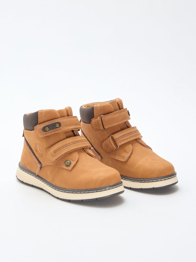 Sapato com velcro 'Marfab' detalhado e contrastante Castanho - Kiabi