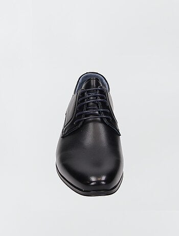 Sapatos citadinos com atacadores