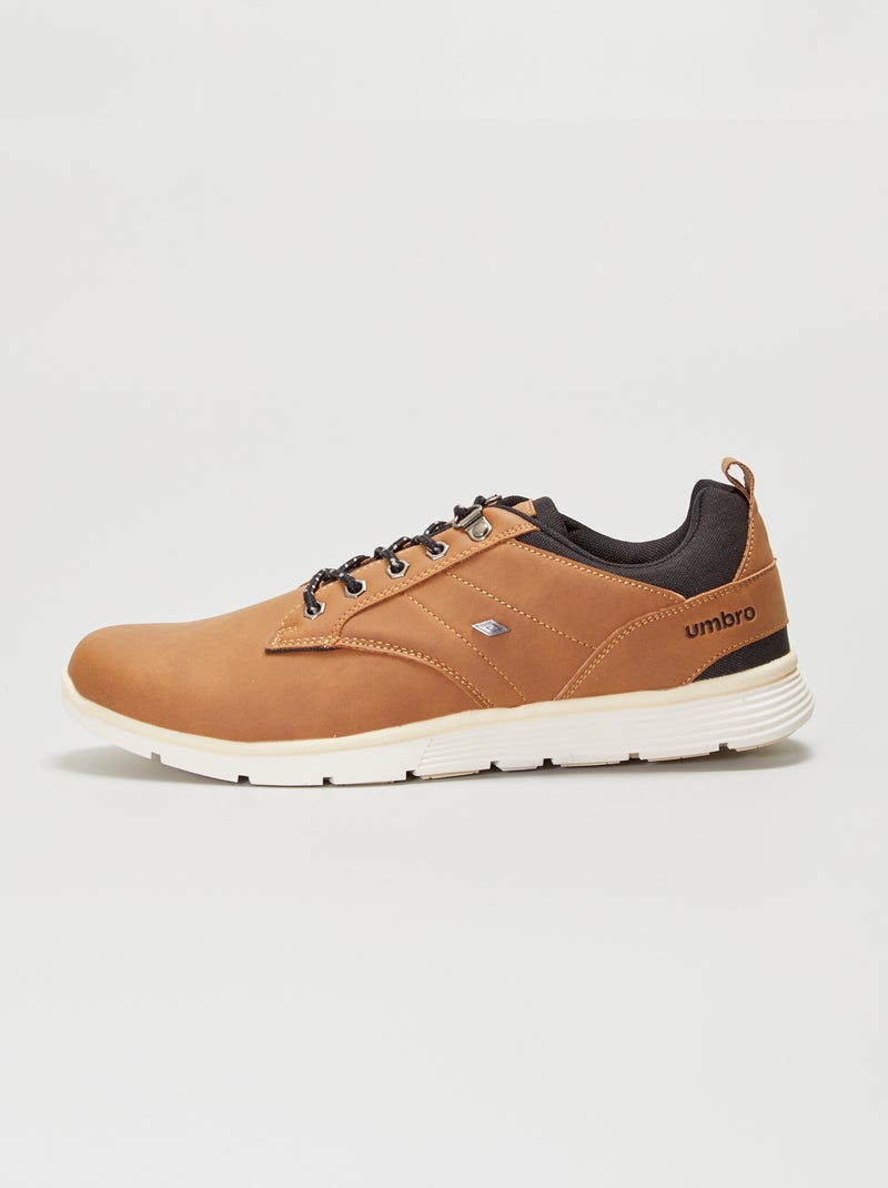 Sapatos citadinos 'Umbro' CASTANHO - Kiabi