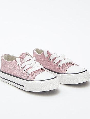 Sapatos com efeito brilhante