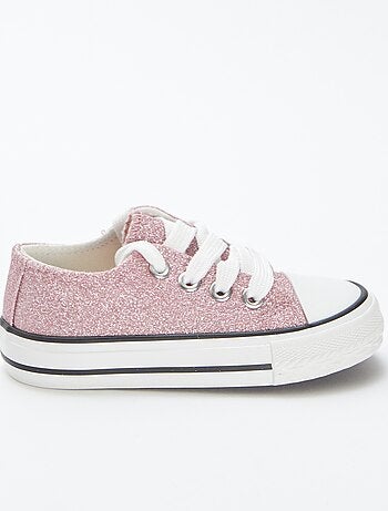 Sapatos com efeito brilhante