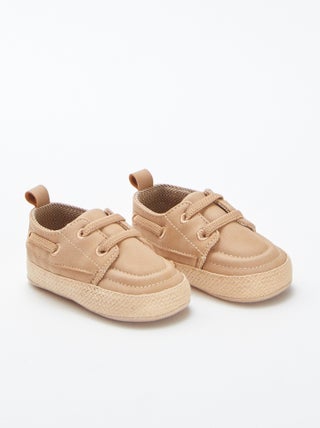 Sapatos de vela com atacadores elásticos