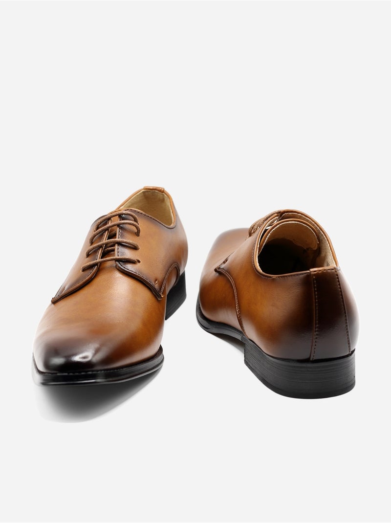 Sapatos derby em pele - Uomo Castanho - Kiabi