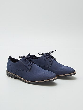 Sapatos urbanos em camurça sintética
