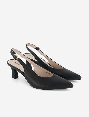 Scarpins de bico fino em imitação de pele