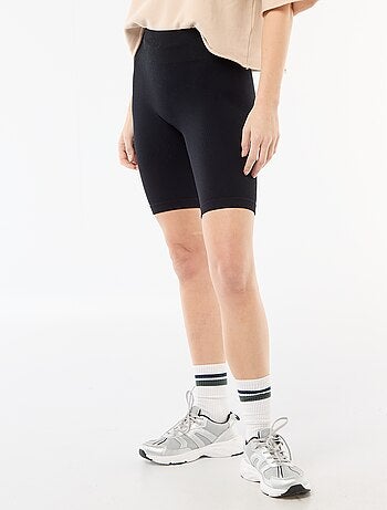 Short ciclista canelado