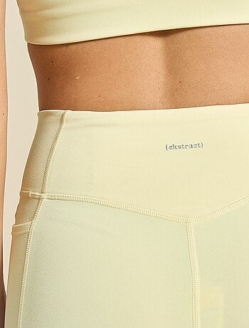 Short ciclista de desporto - (ekstract)