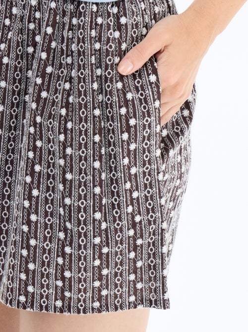 Short com bordados na cintura elástica - Kiabi