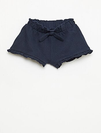 Short com folhos e laço na cintura