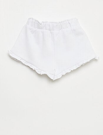 Short com folhos e laço na cintura