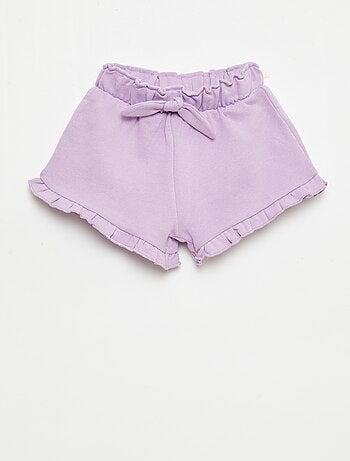 Short com folhos e laço na cintura