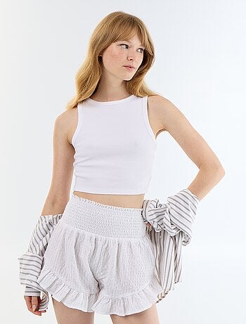 Short com folhos em malha texturizada